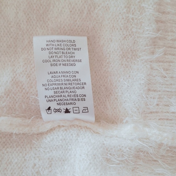 Copper Key Fuzzy Sweater Junior's S White Cozy Fluffy Loungewear Pullover - Picture 9 of 9